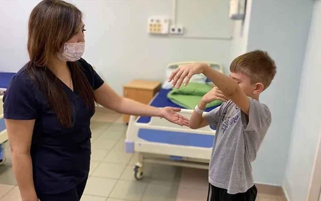Около 2,3 тысяч маленьких уральцев ежедневно проходят профилактические осмотры в Свердловской области