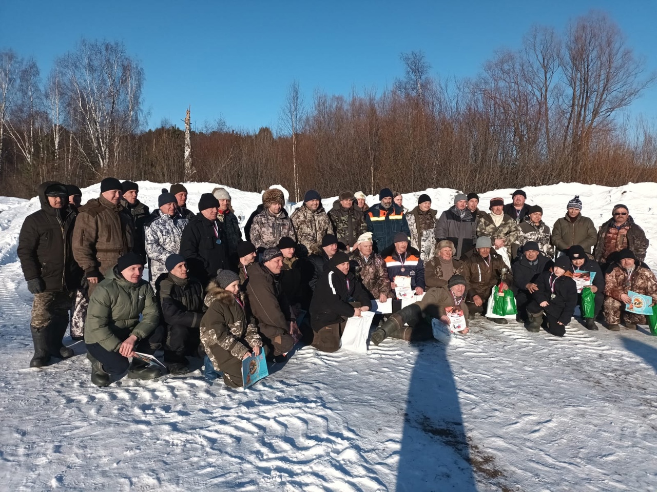 Соревновались рыбаки и охотники