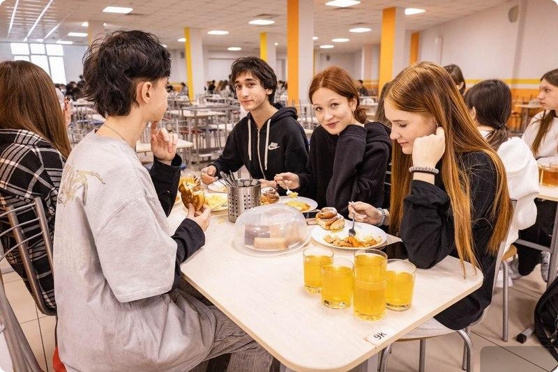 Свыше 550 тысяч свердловских школьников получают горячее питание